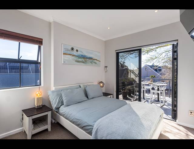 2 BEDROOM FREEHOLD TO LET IN KENRIDGE
